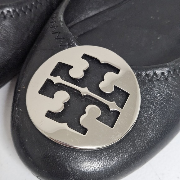 Tory Burch Minnie Travel Black Leather Ballet Flats Women's 7 Silver Logo GUC ** - Picture 4 of 9
